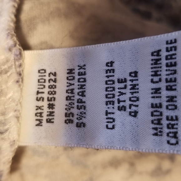 Practically Brand New Max Edition Maxi Skirt Size Large.  Very Gently Used. - Picture 2 of 13